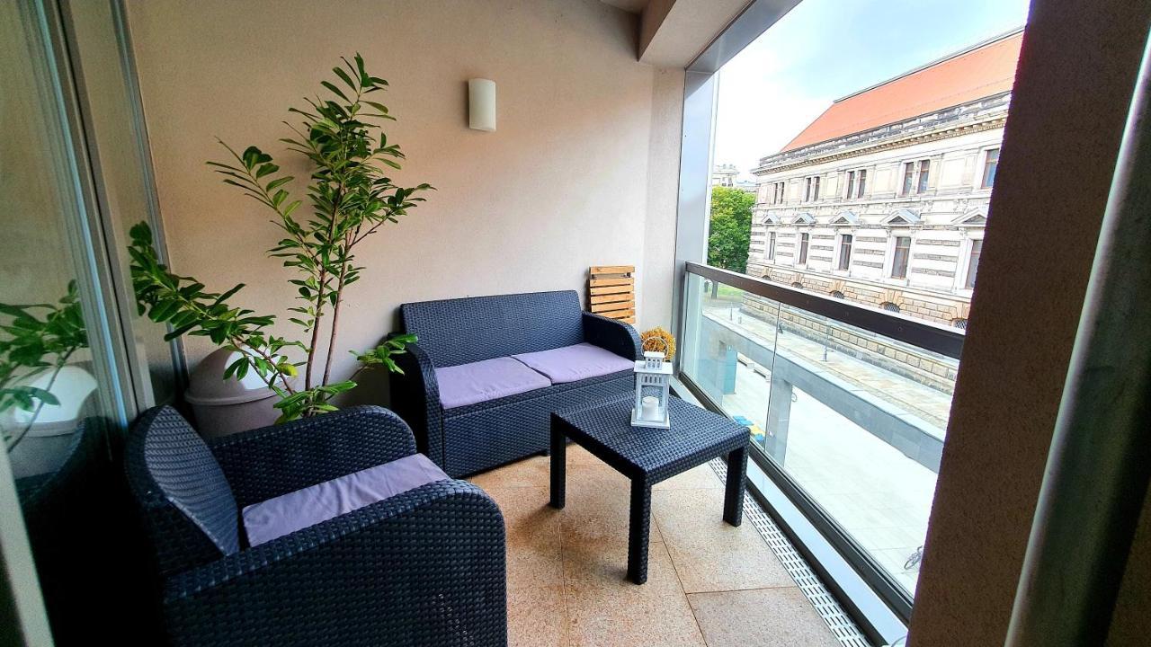 Pineapple Apartments Luxus Apartment Im Palais Am Neumarkt Dresden Eksteriør bilde